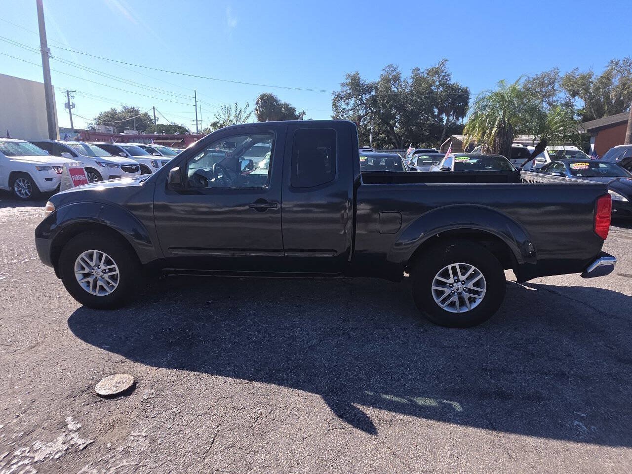 Used 2016 Nissan Frontier SV RWD image 4