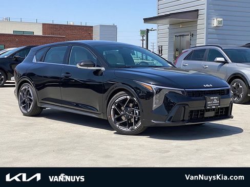 New 2026 Kia K4 GT-Line w/ GT-Line Premium Package FWD image 1