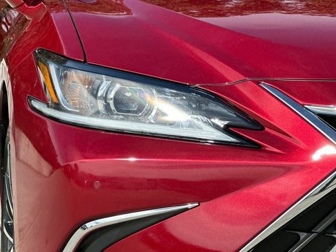Used 2024 Lexus ES 350 w/ Premium Package image 10