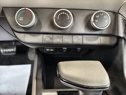 Certified 2024 Hyundai Elantra SE FWD image 26