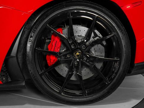 Used 2018 Lamborghini Aventador S image 21