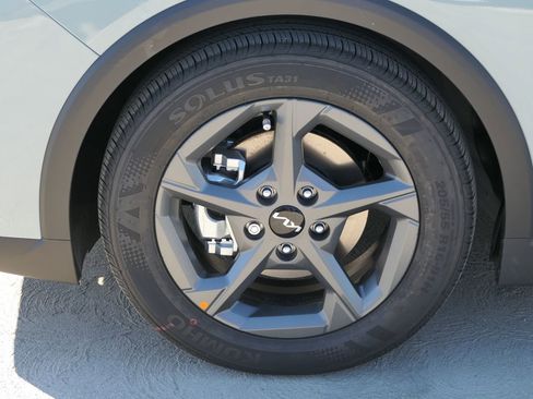 New 2026 Kia K4 LXS image 8