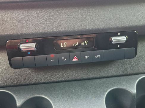 Used 2019 Mercedes-Benz Sprinter 170 image 28