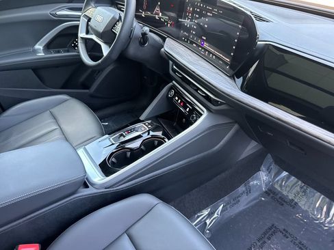 Used 2025 Audi Q5 Premium w/ Convenience Package AWD/4WD image 20