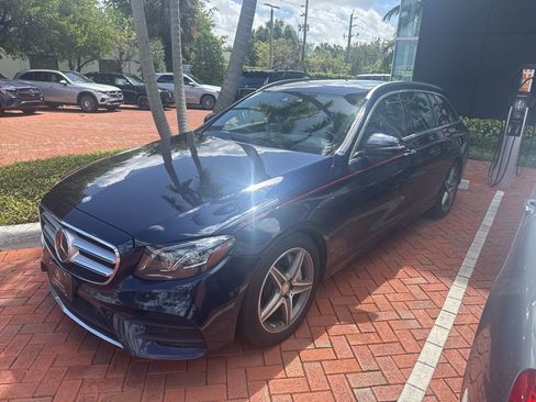 Used 2017 Mercedes-Benz E 400 E 400 image 2