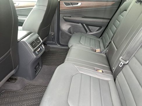 Used 2025 Volkswagen Atlas SEL image 24