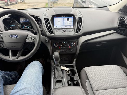 Used 2019 Ford Escape SE image 16