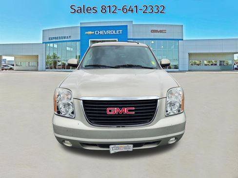 Used 2013 GMC Yukon XL SLT AWD/4WD image 2