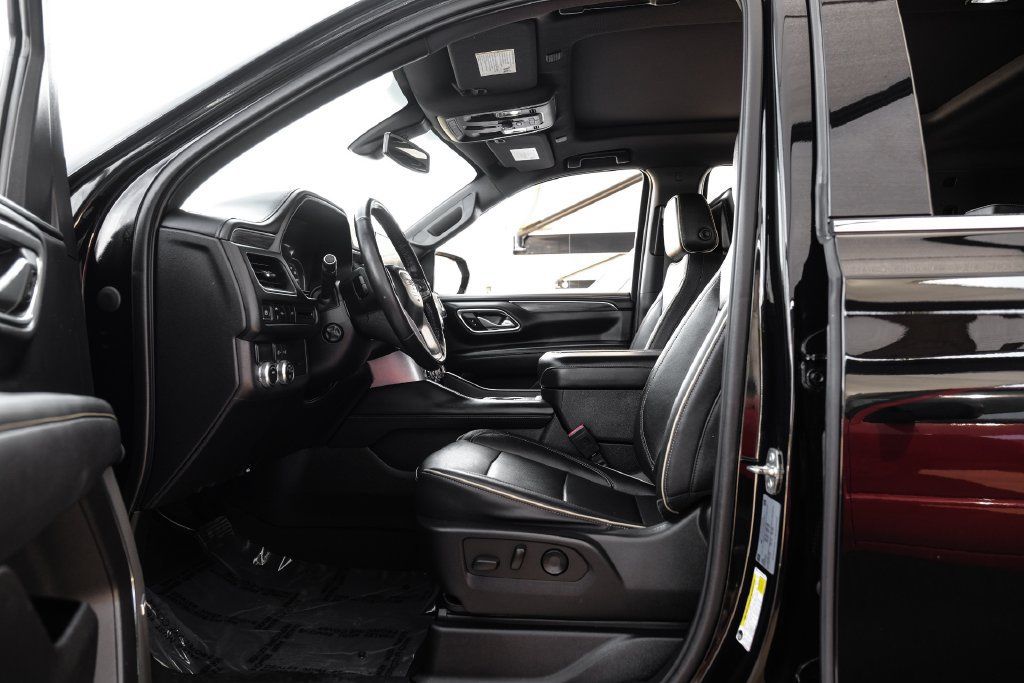 Used 2021 GMC Yukon SLT w/ SLT Premium Package RWD image 3
