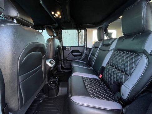 Used 2019 Jeep Wrangler Unlimited Sport S image 26