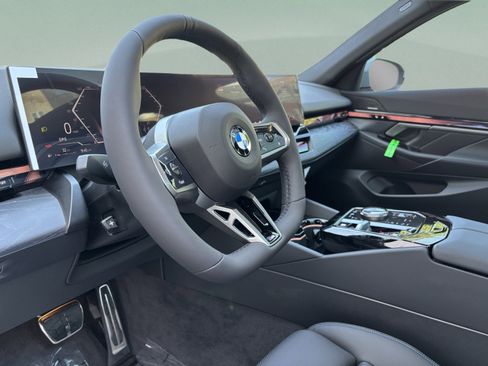 Used 2027 BMW 530i w/ M Sport Package RWD image 20