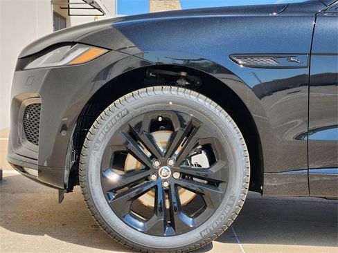 Used 2026 Jaguar F-PACE R-Dynamic S image 6