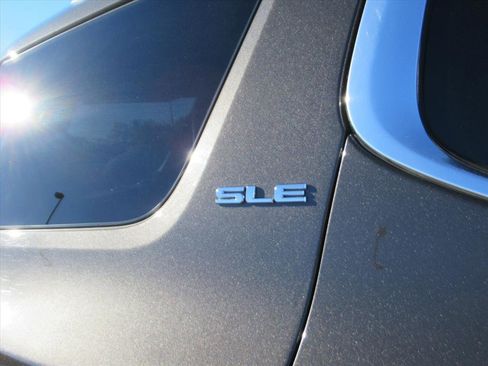 Used 2019 GMC Acadia SLE image 8