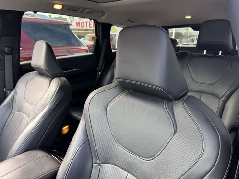 Used 2022 INFINITI QX60 Sensory w/ Vision Package image 17