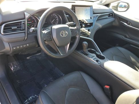 Used 2022 Toyota Camry XSE image 6
