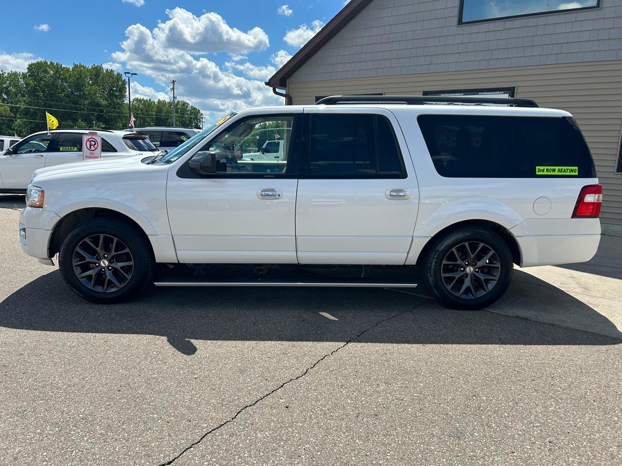 Used 2017 Ford Expedition EL Limited w/ Equipment Group 301A AWD/4WD image 8