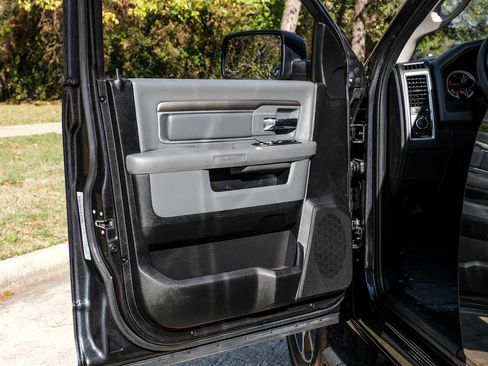 Used 2016 RAM 2500 SLT image 38