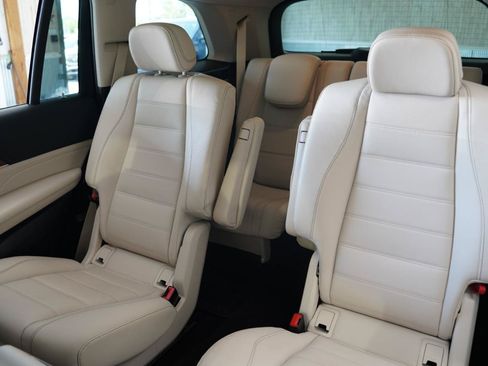 Used 2022 Mercedes-Benz GLS 580 4MATIC image 35