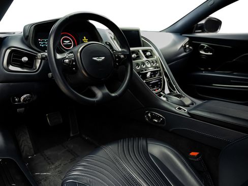 Used 2017 Aston Martin DB11 V12 RWD image 29