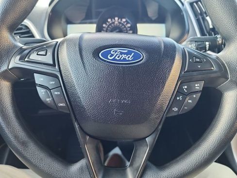 Used 2022 Ford Edge SE w/ Black Appearance Package image 14