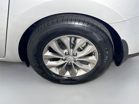 Used 2021 Kia Sedona LX image 34