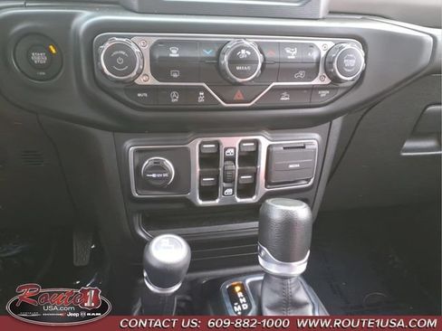 Used 2022 Jeep Gladiator Sport AWD/4WD image 35