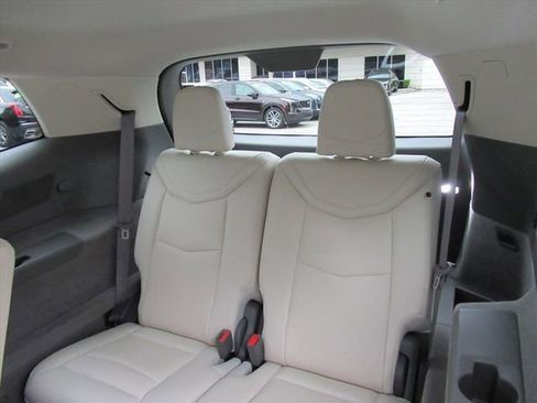 Certified 2024 Cadillac XT6 Premium Luxury image 31