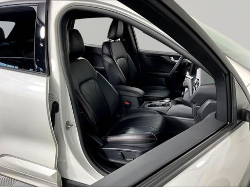 Used 2025 Ford Escape ST-Line Elite w/ Premium Technology Package AWD/4WD image 29