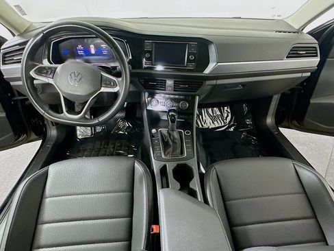 Used 2024 Volkswagen Jetta SE FWD image 16