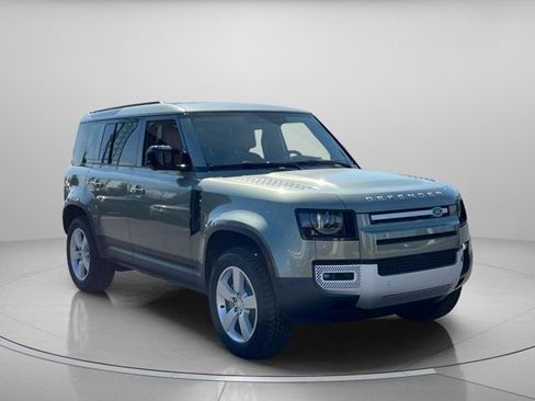 Used 2025 Land Rover Defender 110 S AWD/4WD image 5