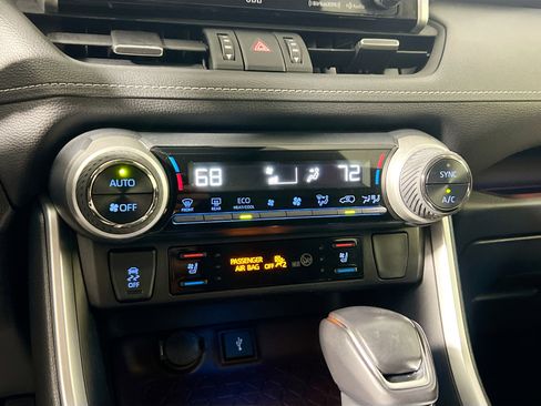 Used 2020 Toyota RAV4 Limited w/ Limited Grade Weather Package FWD image 27