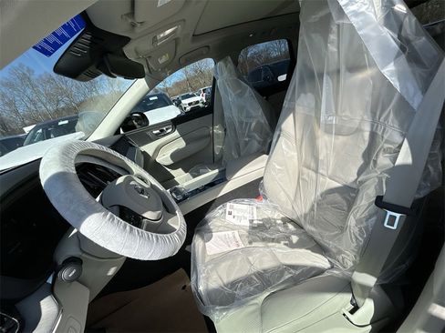 New 2025 Volvo XC60 T8 Plus w/ Protection Package Premier image 11
