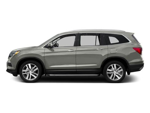 Used 2016 Honda Pilot Touring image 3