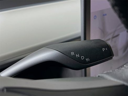 Used 2024 Tesla Model Y Long Range image 16