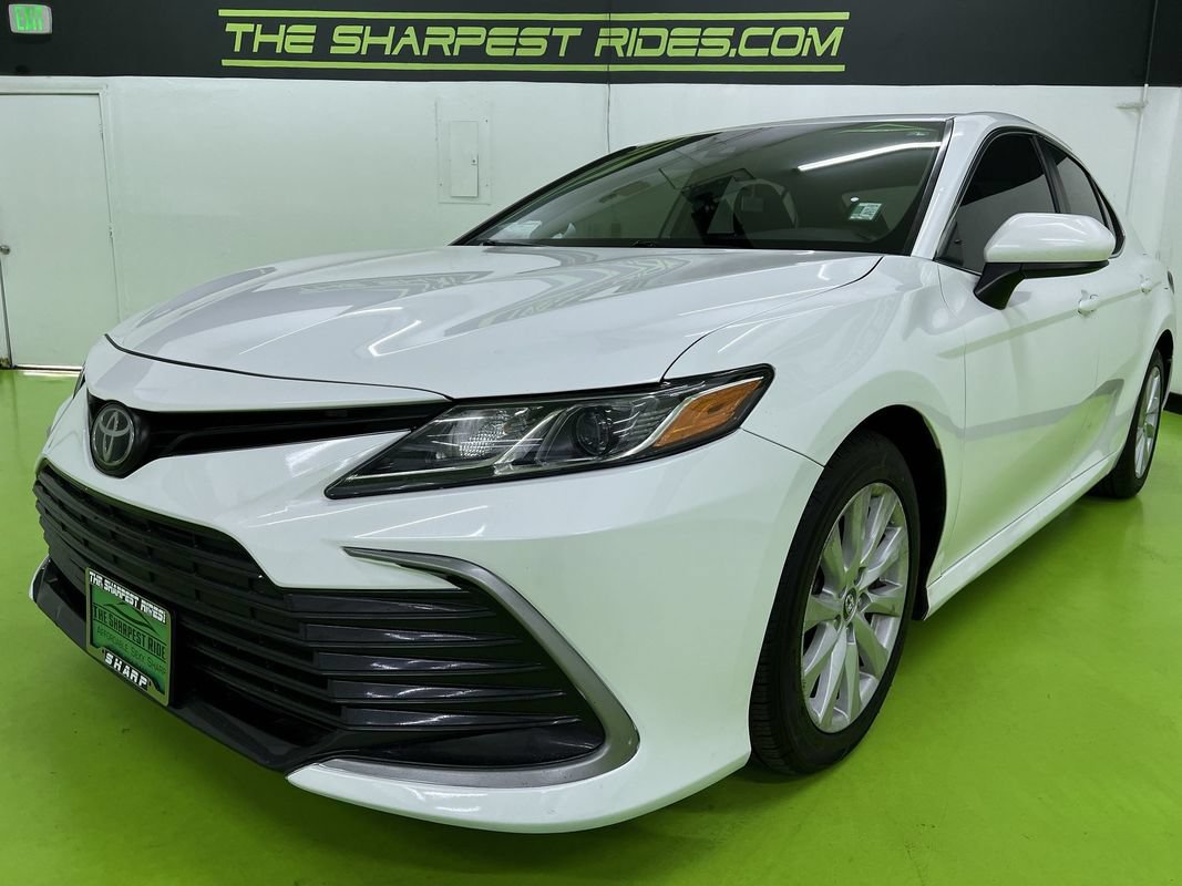 Used 2022 Toyota Camry LE FWD image 5