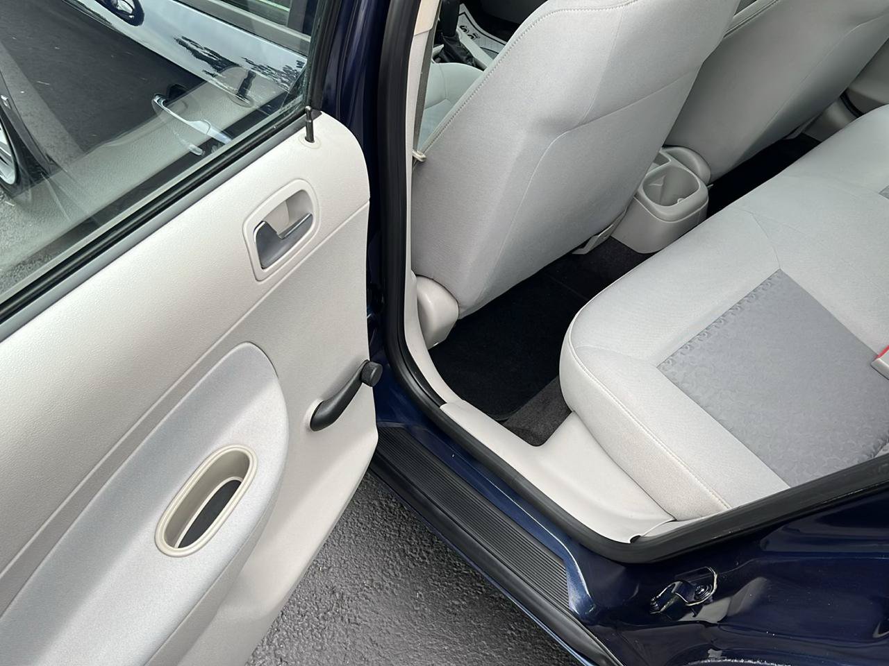 Used 2010 Chevrolet Cobalt LS FWD image 15