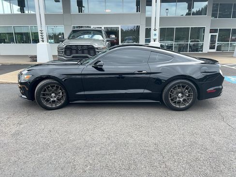 Used 2015 Ford Mustang Coupe RWD image 7
