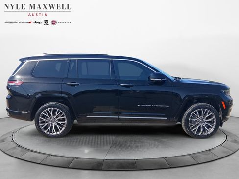 Used 2023 Jeep Grand Cherokee L Summit AWD/4WD image 17