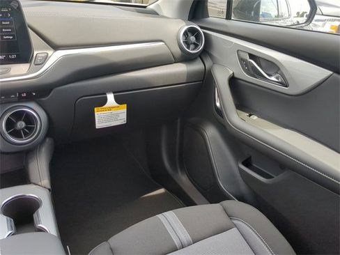 New 2025 Chevrolet Blazer LT w/ Midnight/Sport Edition image 17