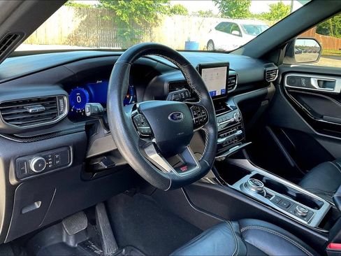 Used 2021 Ford Explorer ST w/ ST Street Pack AWD/4WD image 12