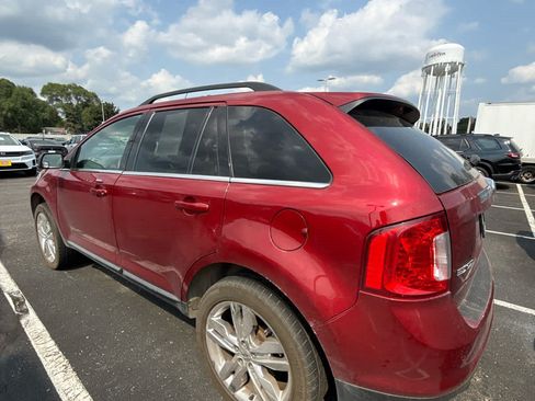 Used 2014 Ford Edge Limited w/ Equipment Group 302A AWD/4WD image 3