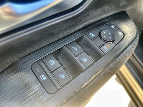 Used 2025 Nissan Kicks SV w/ Charging Package image 22