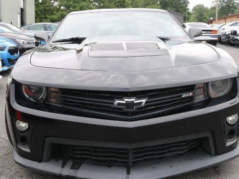 Used 2015 Chevrolet Camaro ZL1 RWD image 2