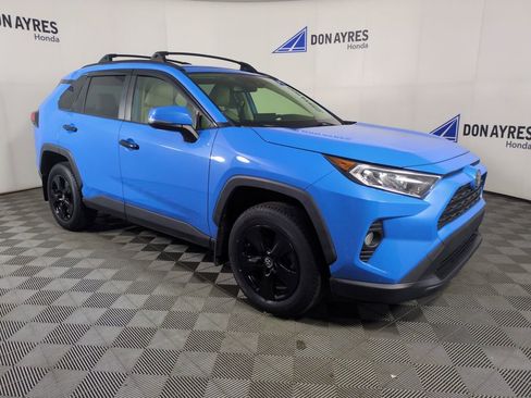 Used 2019 Toyota RAV4 XLE AWD/4WD image 9