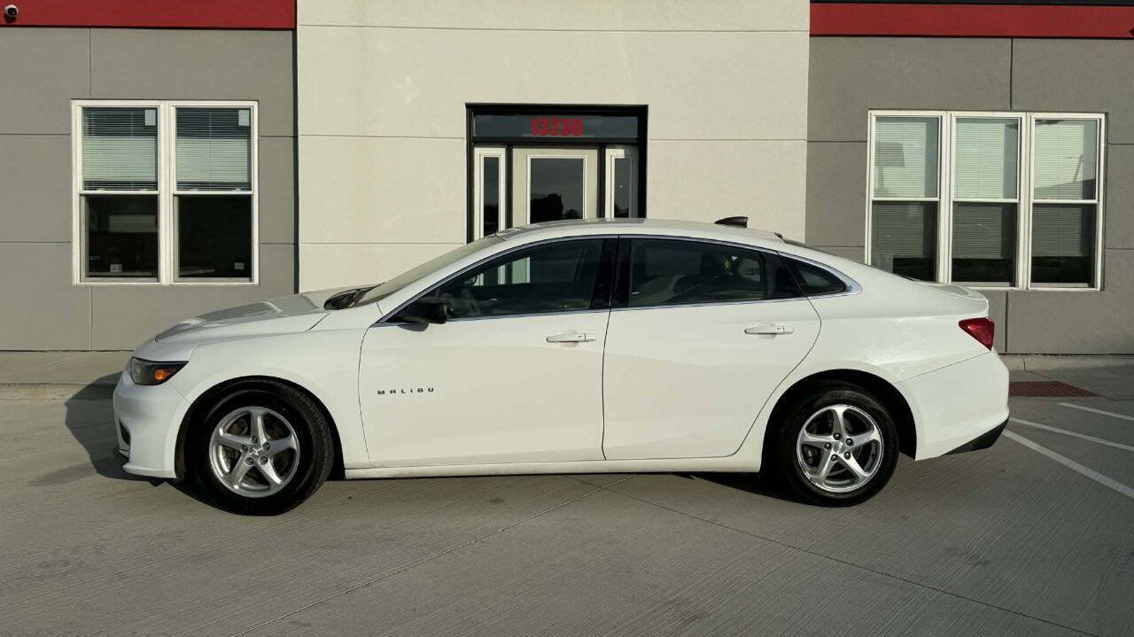 Used 2017 Chevrolet Malibu LS FWD image 3