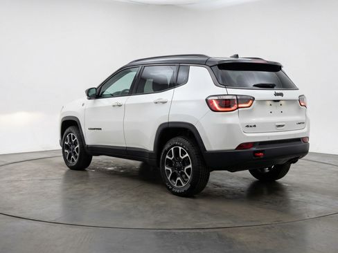 Used 2025 Jeep Compass Trailhawk AWD/4WD image 6