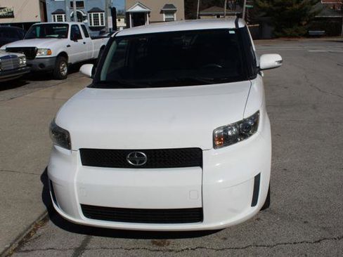 Used 2009 Scion xB image 2