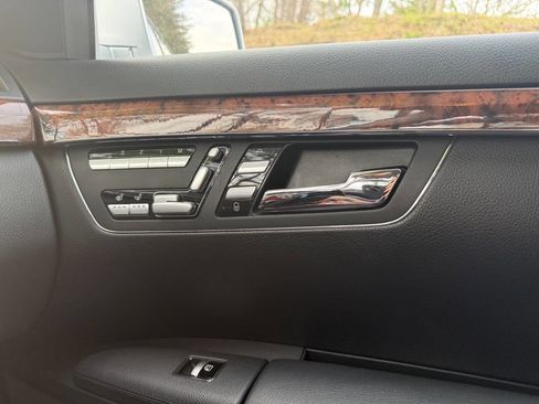 Used 2010 Mercedes-Benz S 550 4MATIC image 27
