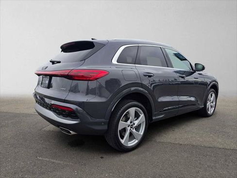 Certified 2025 Audi Q5 Premium Plus w/ Premium Plus AWD/4WD image 3