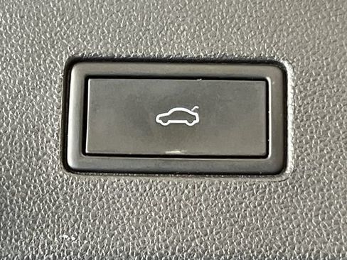 Certified 2022 Volkswagen Atlas SE AWD/4WD image 6
